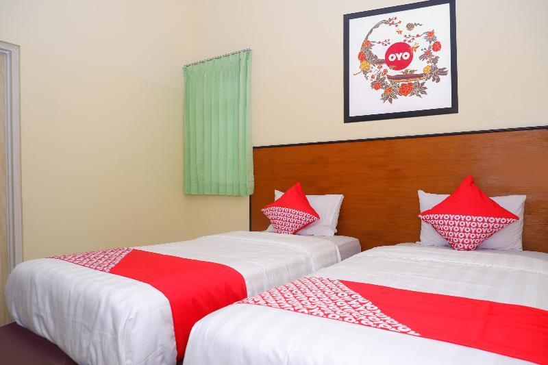 Hotel Pelangi Indah Semarang Exteriör bild