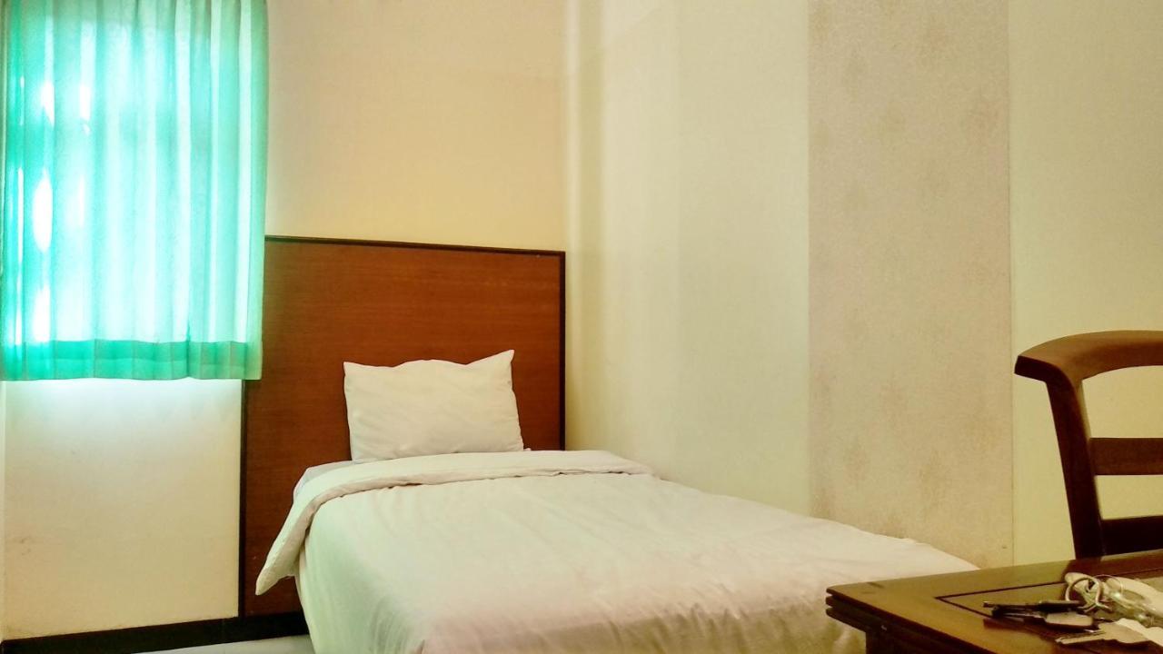 Hotel Pelangi Indah Semarang Exteriör bild
