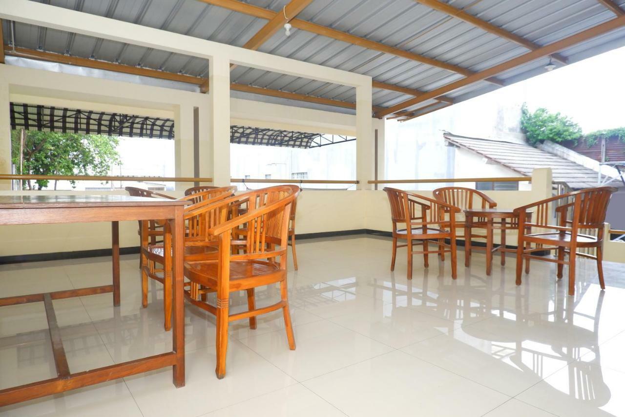 Hotel Pelangi Indah Semarang Exteriör bild